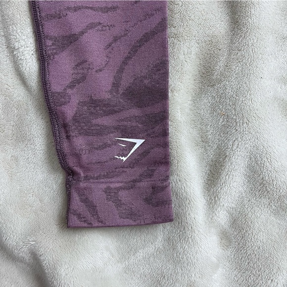 GYMSHARK Adapt Animal Seamless Sports Bra and Leggings – Purple - Picture 7 of 12